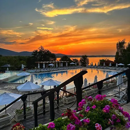 Sea Breeze Veranda In Santa Marina Daire *
