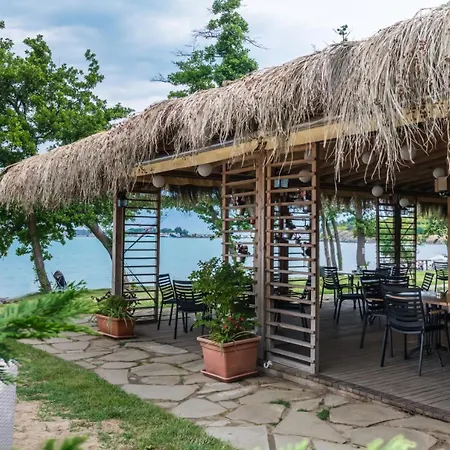 شقة Sea Breeze Veranda In Santa Marina سوزوبول