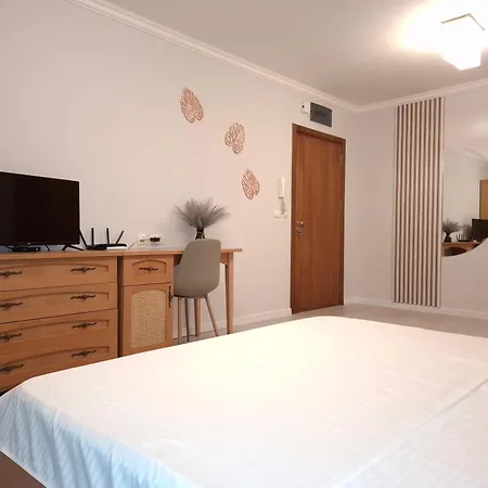 Sea Breeze Veranda In Santa Marina Apartment