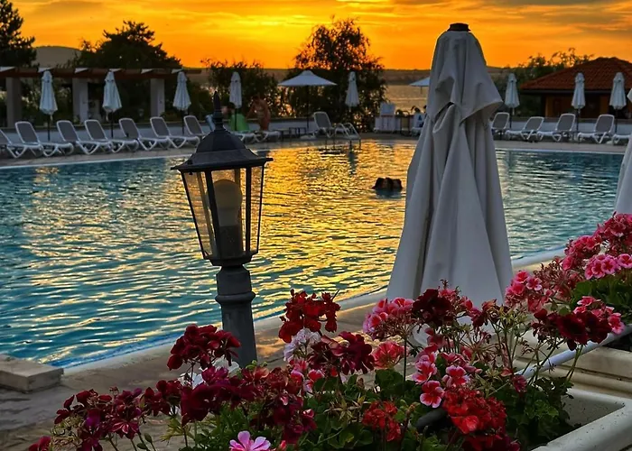 Sea Breeze Veranda In Santa Marina Appartement